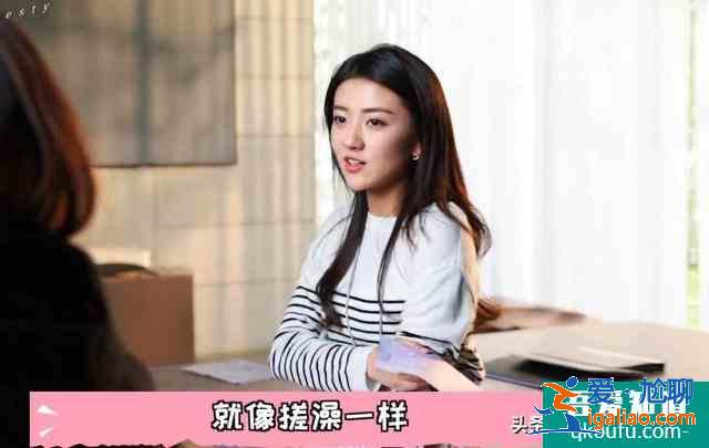 不說謊戀人：桌咚吻花絮，辛云來太憨，被梁潔懟：你在搬一頭豬？