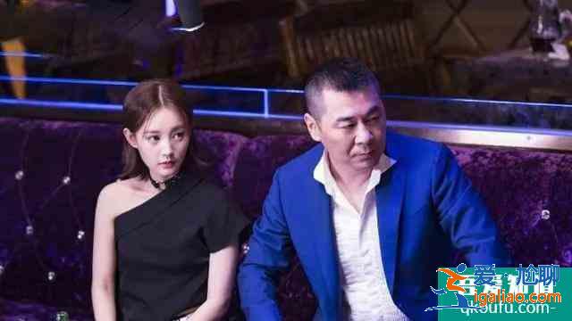 《愛我就別想太多》沈文文：甘當愛情中的“舔狗”，卻換不來尊重？