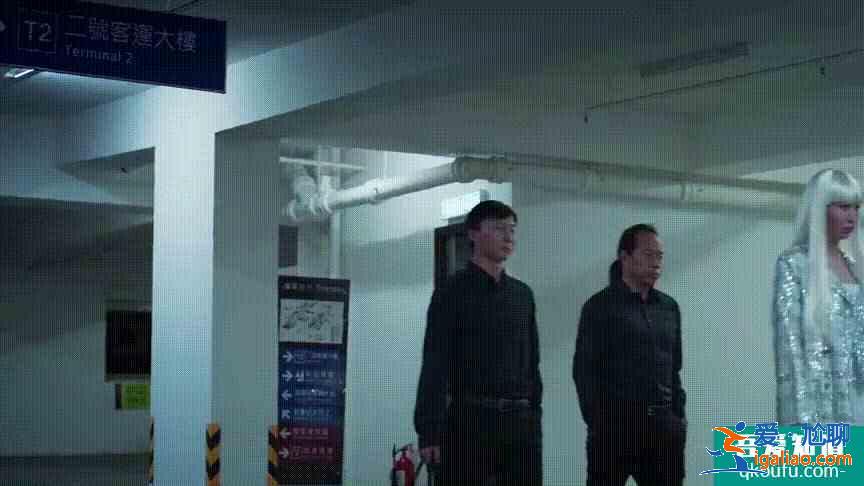 《戰(zhàn)毒》首播：飆車槍戰(zhàn)爆破，為啥依舊槽點(diǎn)滿滿？？