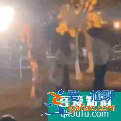 《以家人之名》路透：宋威龍譚松韻解鎖新型親吻方式，甜而不膩？