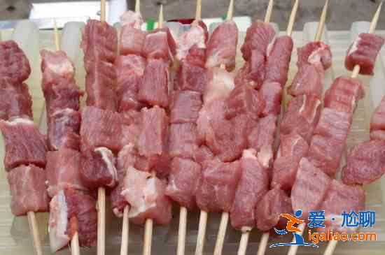 自己燒烤羊肉串怎么腌制？