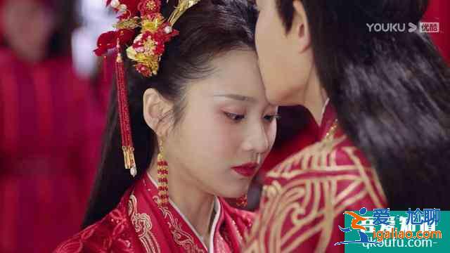 《暮白首》白首夫婦大婚當(dāng)日太虐心，凌虛閣遭剿滅，錯(cuò)在農(nóng)夫救蛇？