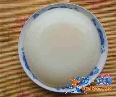 涼粉是什么做的？？