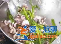 八爪魚炒菜心怎么做？？