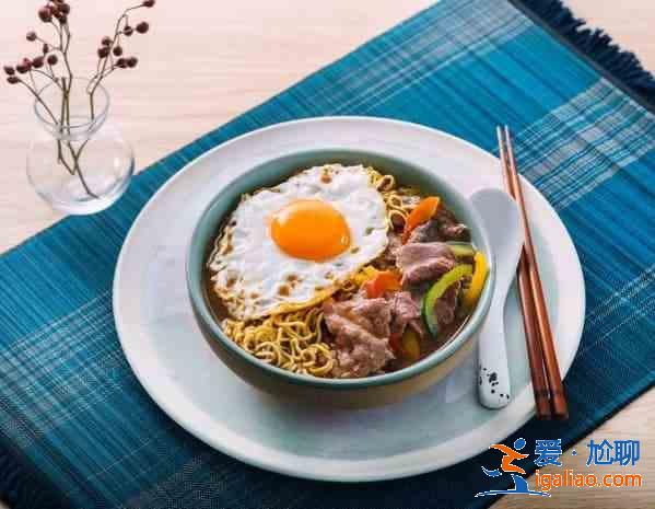 五彩沙爹牛肉麵怎幺做？？