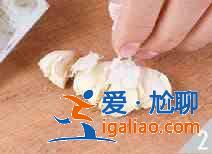 爆炒咸魚黃豆芽怎么做？？