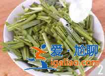 爆炒墨魚仔怎么做？？