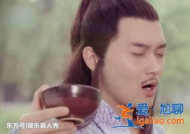 同樣是喝酒：古天樂清新俊逸，鄧論飄飄欲仙，最后一位帥氣逼人