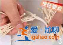 金針菇炒雞絲怎么做？？