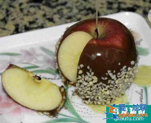 在萬(wàn)圣節(jié)時(shí)外國(guó)人通常吃什么食物?？