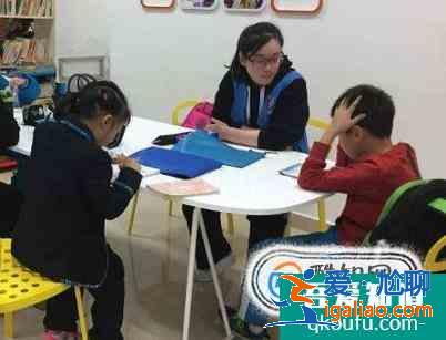 如何輔導(dǎo)小學(xué)一年級學(xué)生作業(yè)？