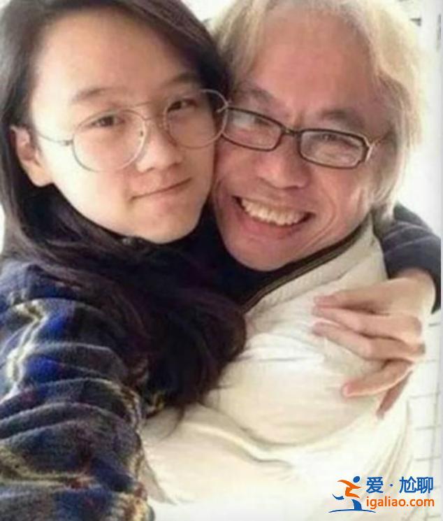 同樣是相差40歲的爺孫戀，這一對居然好了6年…