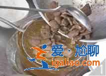 西芹炒豬肝怎么做？？