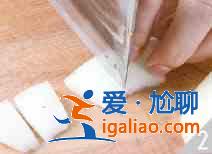 辣白菜炒肥腸怎么做？？