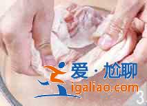 辣白菜炒肥腸怎么做？？