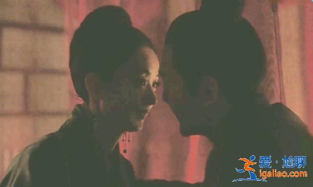 知否：馮紹峰主動(dòng)吻趙麗穎，看到手的位置，網(wǎng)友：老公專屬