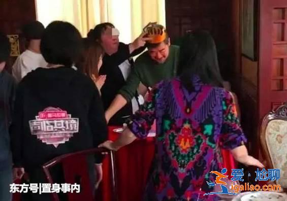64歲張國(guó)立過(guò)生日，馮小剛和張默沒(méi)來(lái)，昔日“鐵三角”到齊