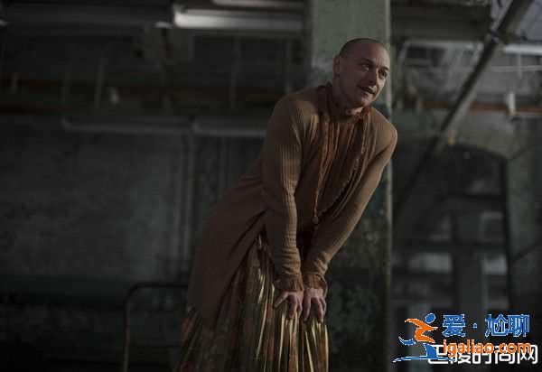 詹姆斯《玻璃先生》再度24個(gè)人格分裂 野獸訓(xùn)練內(nèi)幕曝光？