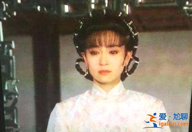 比劉雪華還耐看的女明星，今64歲自然老去的臉，看著仍很優(yōu)雅