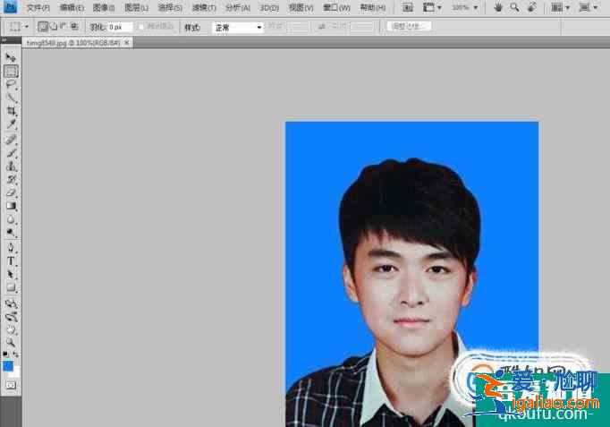 PS中怎樣快速選擇一個(gè)圖中所有相同的顏色？