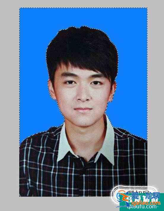 PS中怎樣快速選擇一個(gè)圖中所有相同的顏色？