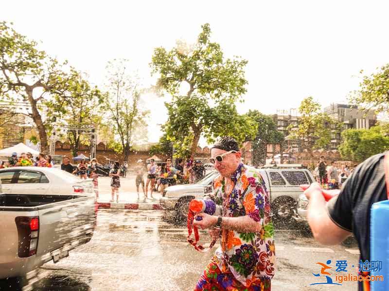 清邁潑水節(jié)好玩嗎？清邁潑水節(jié)自由行攻略？