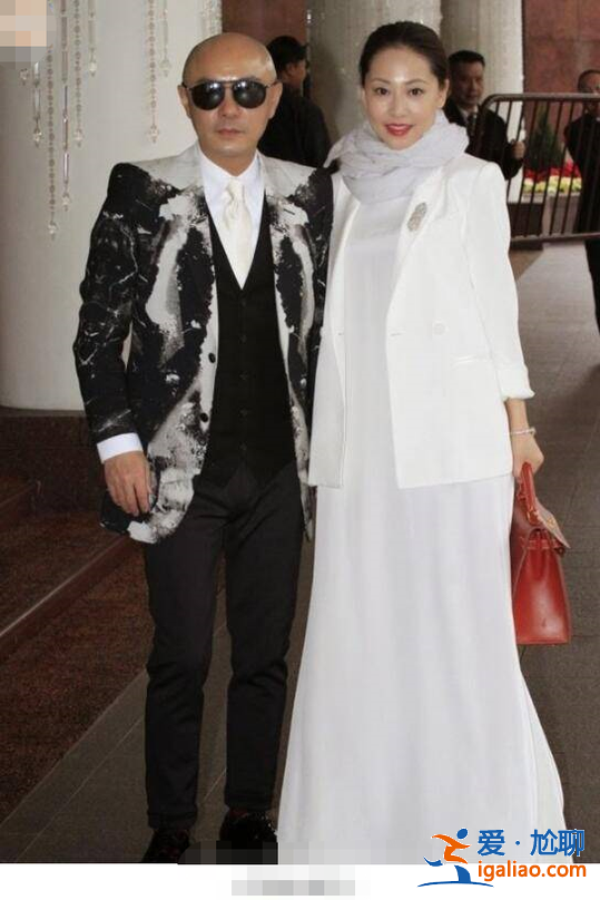 愛妻人設(shè)崩塌？港媒曝張衛(wèi)健曾婚前出軌，秘密交往女主播？