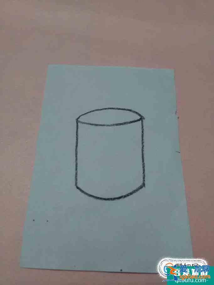 水杯簡(jiǎn)筆畫怎么畫？