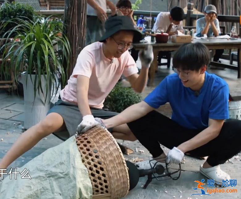 《向往的生活3》池子又炸一鍋爆米花，吼聲壯膽彭昱暢被震懵
