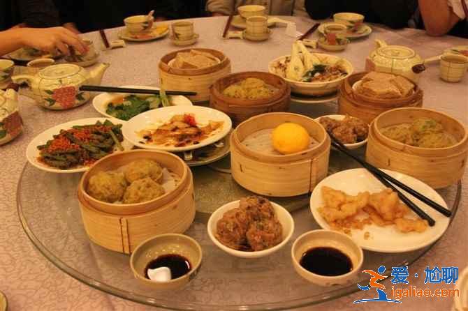 清明小長(zhǎng)假去香港怎么玩？清明小長(zhǎng)假去香港玩什么？清明節(jié)去香港游玩攻略？