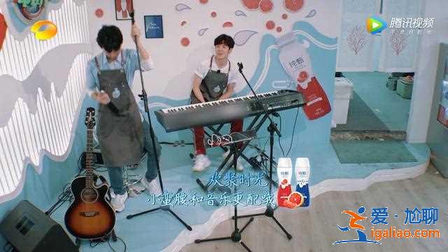 ?中餐廳3黃曉明一天3套造型，其他人忙不停秦海璐拼到手指發(fā)炎