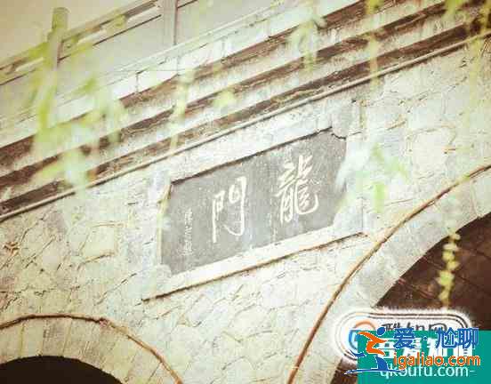 中國傳統(tǒng)說法中的四大石窟有哪些？？