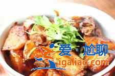 排骨燉土豆的做法？