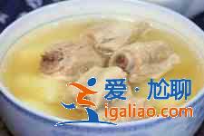 排骨燉土豆的做法？