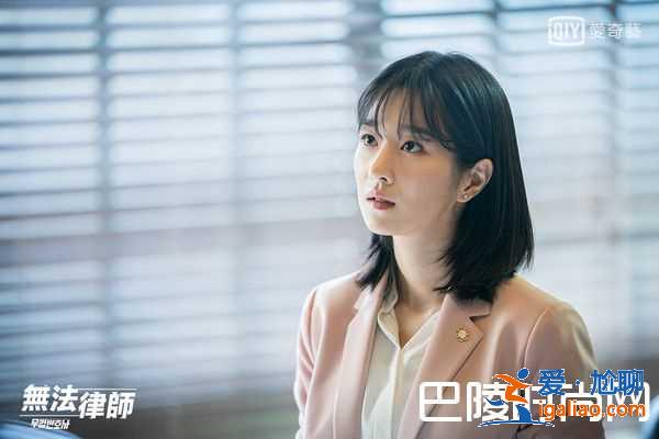 《武法律師》創(chuàng)tvN年度收視第5 李準(zhǔn)基媽媽慘死面前？