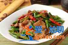 尖椒炒肉的做法？