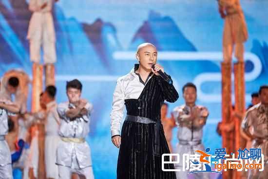 張衛(wèi)健主持北京國際電影節(jié)?演唱歌曲《真英雄》獲點贊？