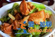 五花肉燉豆角？