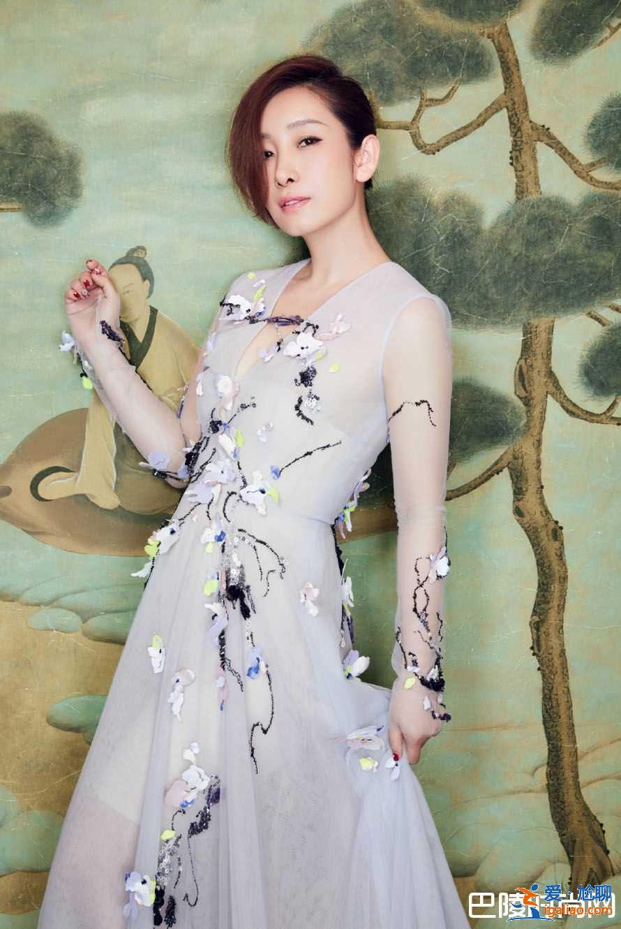 秦海璐優(yōu)雅寫真曝光?新劇《南方有喬木》細(xì)粉？