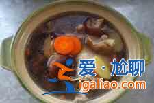 土豆燉雞湯？