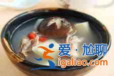 香菇煲雞湯？