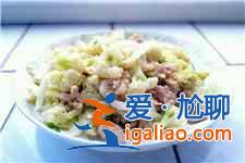 菜花炒肉怎么做？