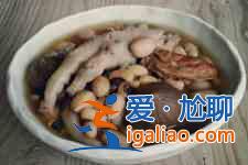 雞爪煲湯？