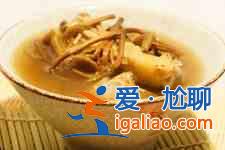 茶樹菇煲雞湯？