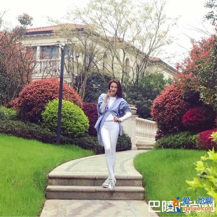 那個(gè)《情深深雨濛濛》里的夢(mèng)萍 39歲的她現(xiàn)在長(zhǎng)這樣？