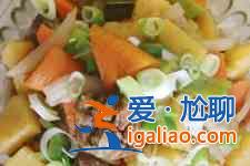 雞腿燉土豆？