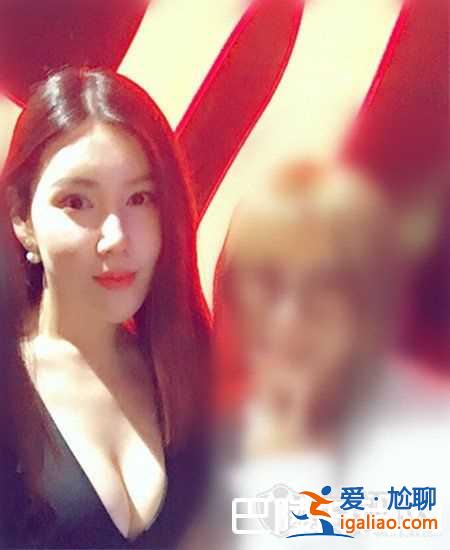 igl夏季賽csgo選拔賽女解說是誰 鄒璇微博資料、性感照？