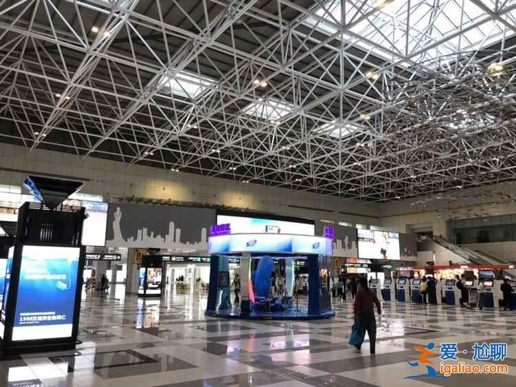 香港機(jī)場轉(zhuǎn)機(jī)購物，香港機(jī)場轉(zhuǎn)機(jī)吃什么、做什么？
