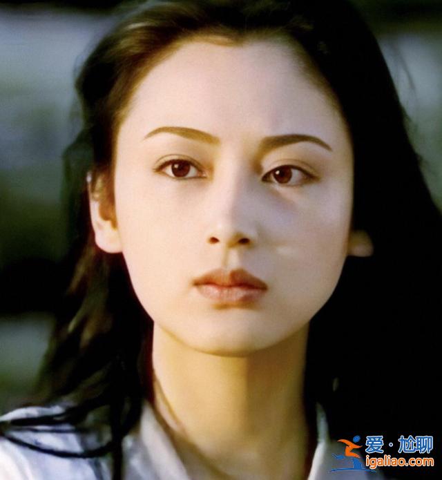 陳紅憑啥被譽(yù)“大陸第一美人”？看她年輕舊照后：怎能美到這程度