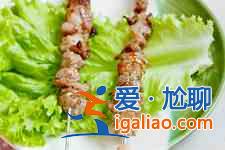 新疆羊肉串的做法？